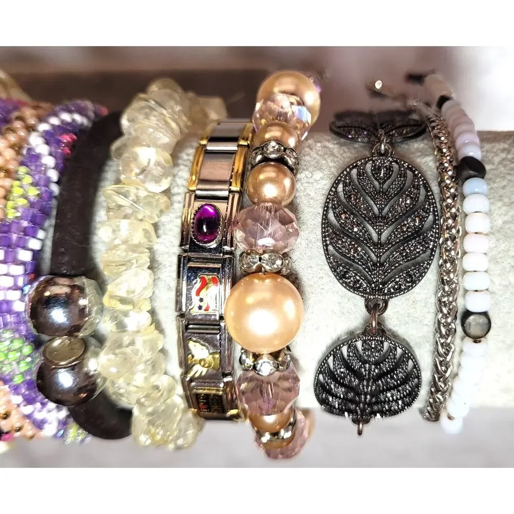 Vtg Y2K 17 Pc Bracelet Lot Mixed Styles Bangle Stretch Beaded Stacking Layered